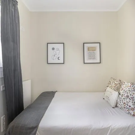 Apartment Margarit 4 Bedroom *