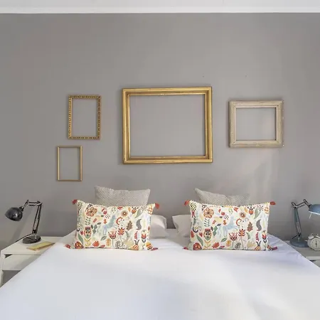 Margarit 4 Bedroom Apartment Barcelona