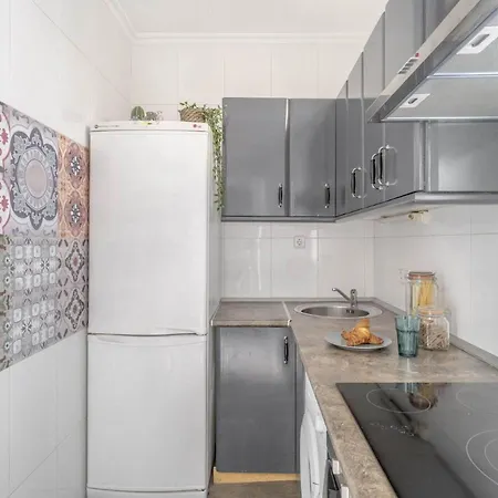 Margarit 4 Bedroom Apartment *