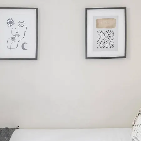 Margarit 4 Bedroom Apartment *